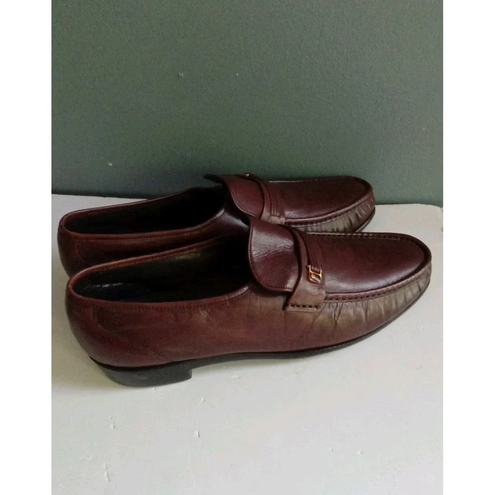 Burgundy Leather Loafers Gold Accents‎ Slip On Dress Shoes Classic Style